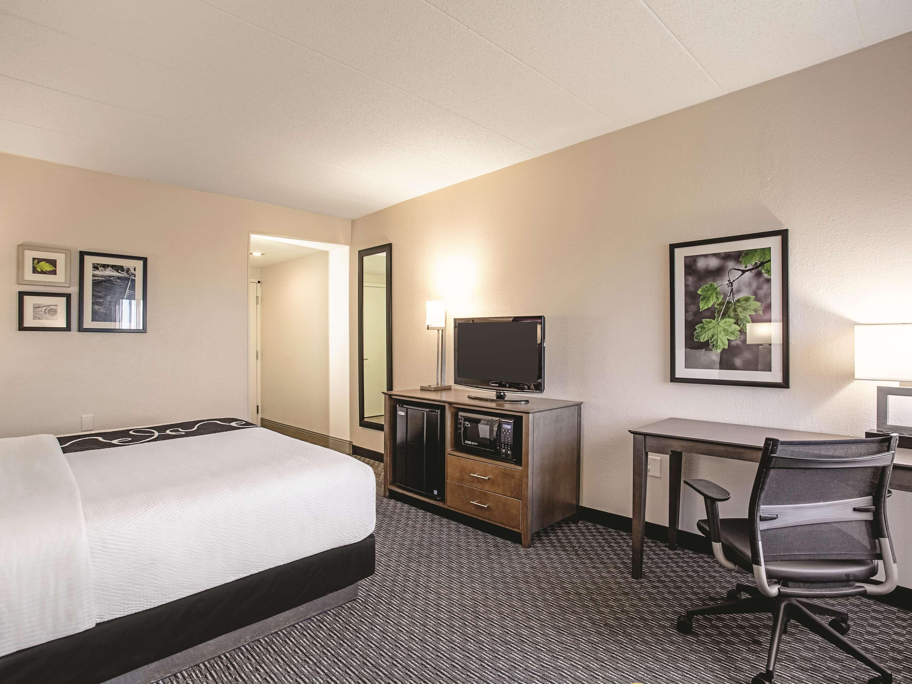 La Quinta By Wyndham Baltimore N / White Marsh Rosedale Eksteriør billede
